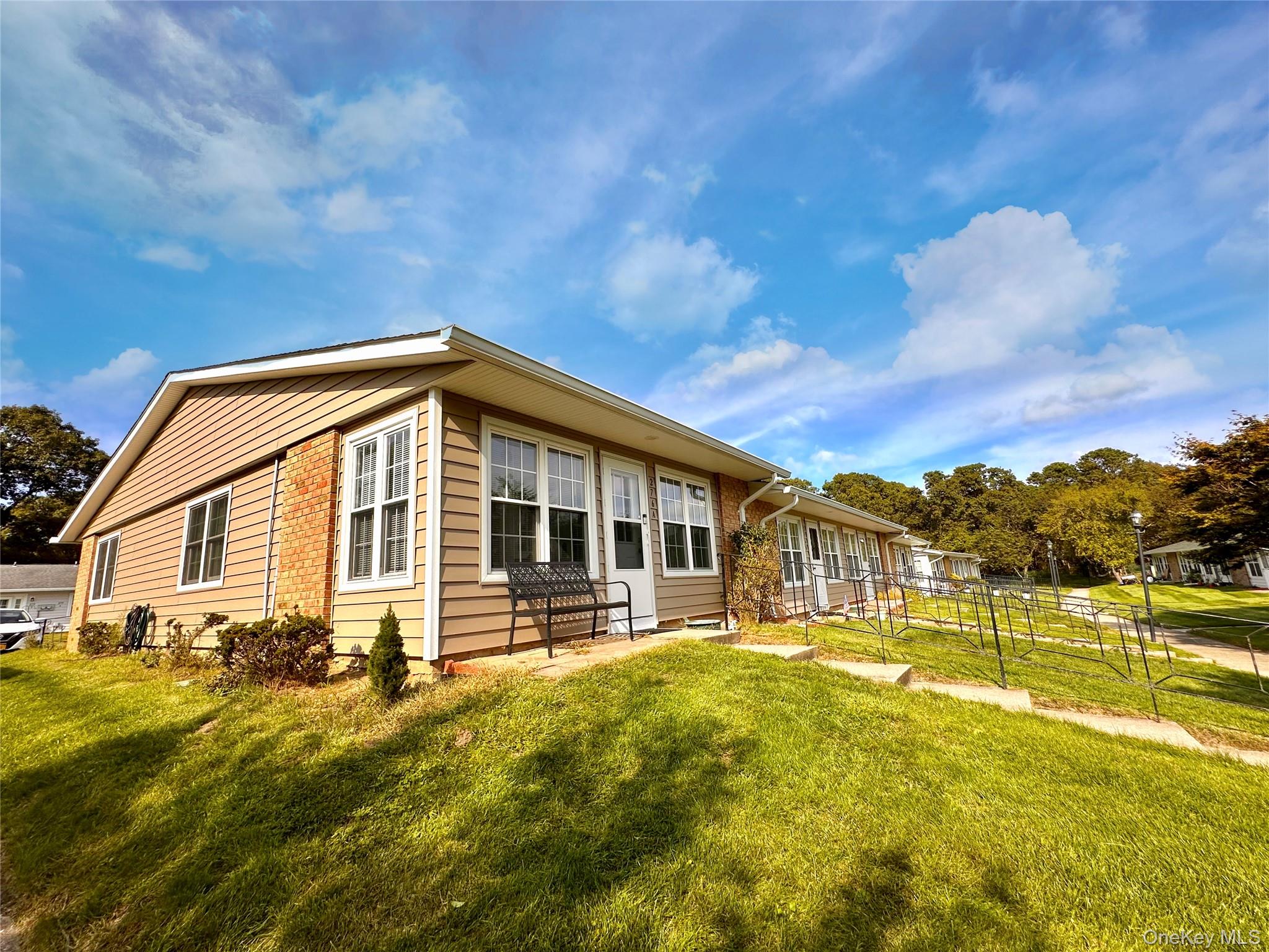 #3 photo, 276 Berwick Court, サフォーク郡 Ridge , NY 11961