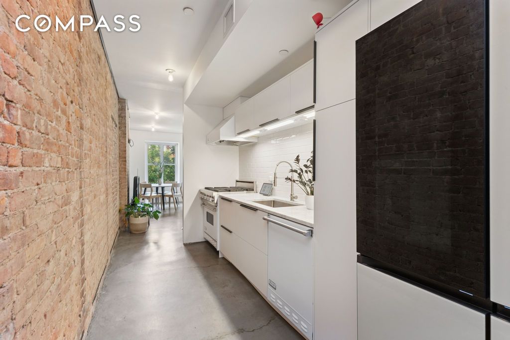 #3 photo, 224 E 14th Street, East Village , NY 10003