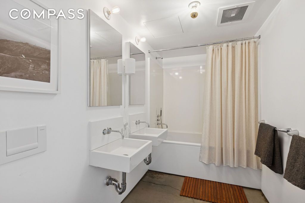 #6 photo, 224 E 14th Street, East Village , NY 10003