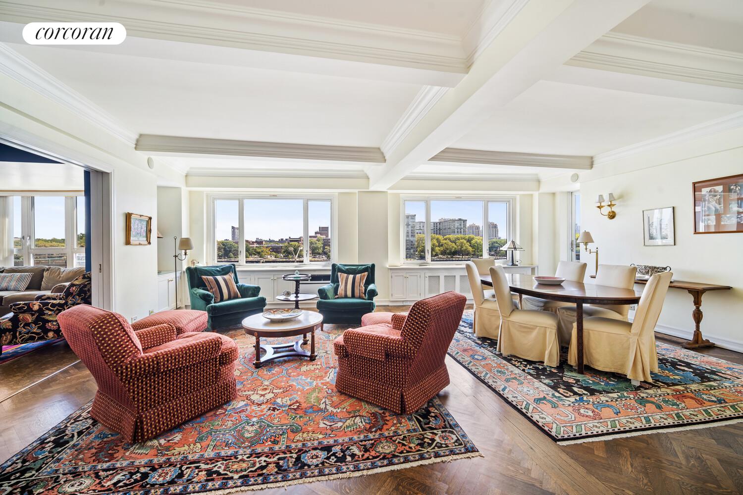 #1 photo, 33 E END Avenue, マンハッタン Yorkville , NY 10028