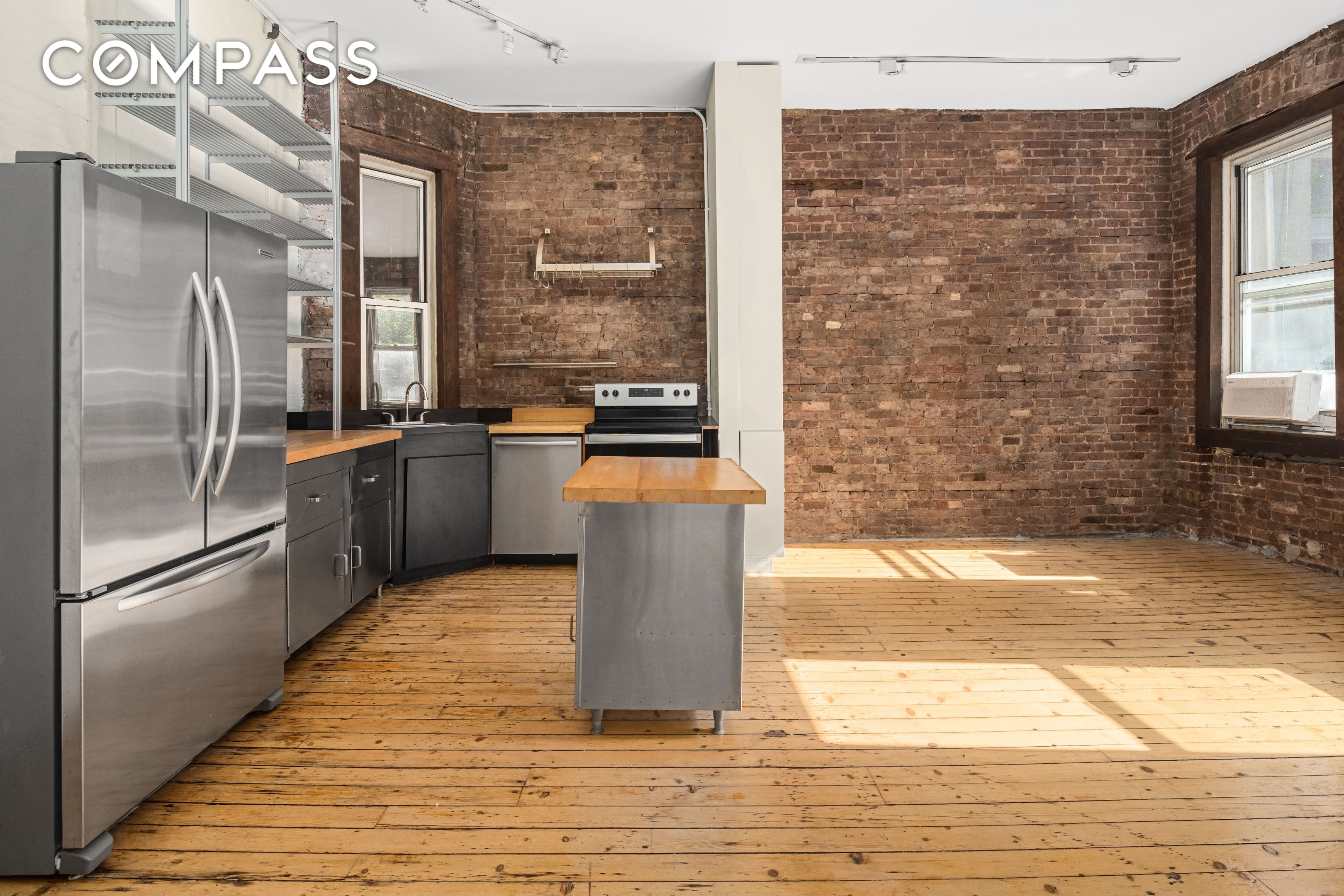 #12 photo, 200 6th Avenue, SoHo , NY 10013