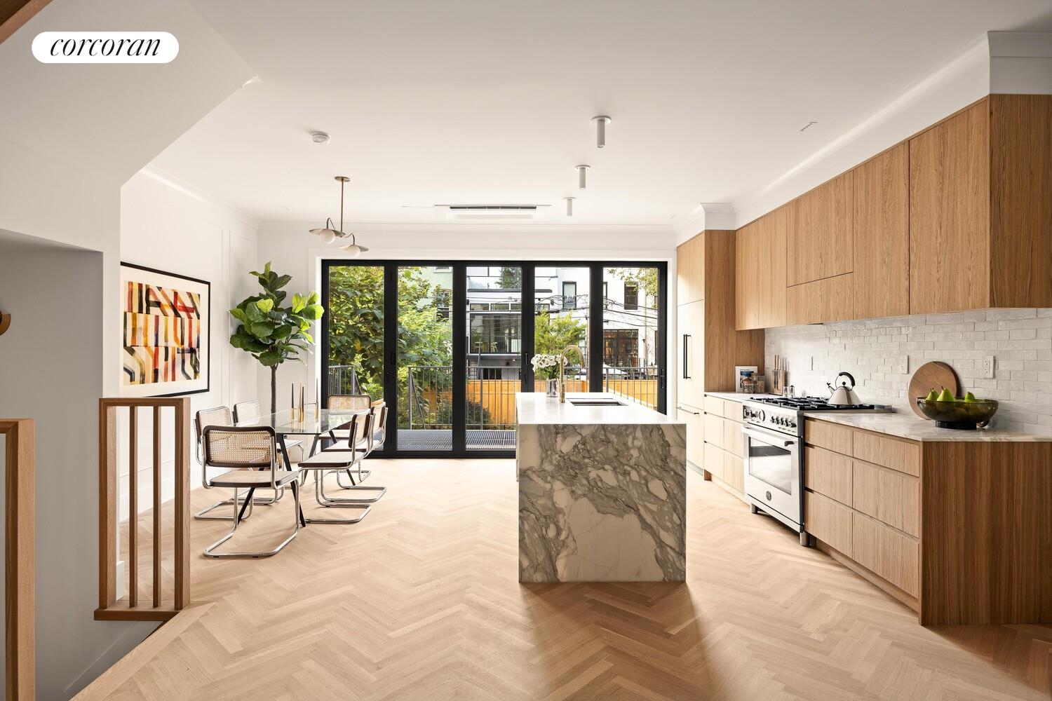 #1 photo, 95 MONROE Street, ブルックリン区 Bedford-Stuyvesant , NY 11216