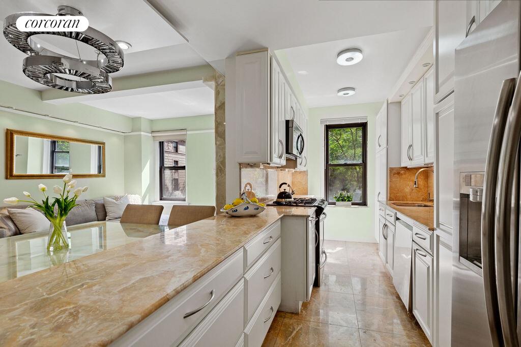 #4 photo, 235 W END Avenue, マンハッタン Lincoln Square , NY 10023