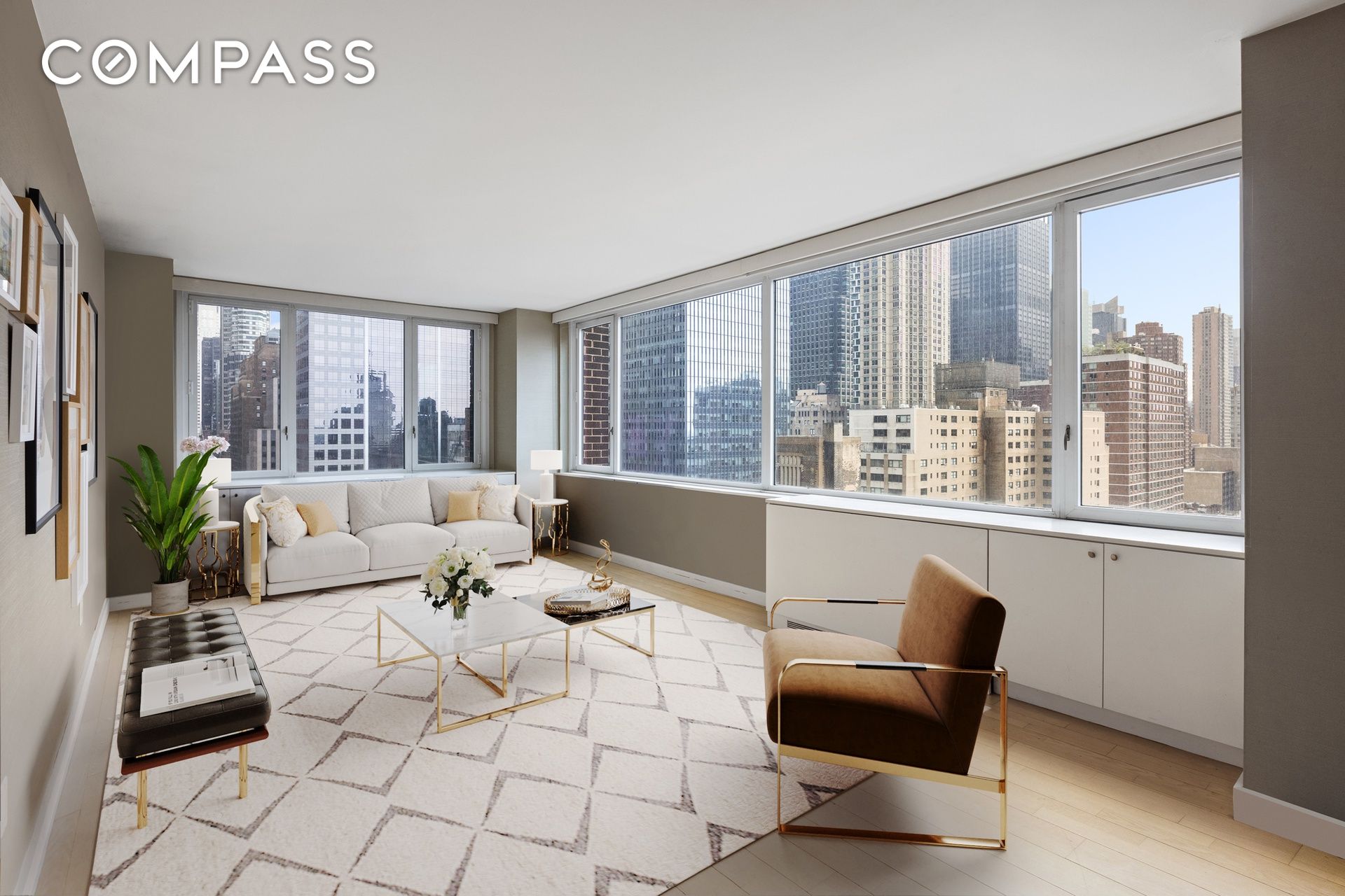 #1 photo, 322 W 57th Street, マンハッタン Hell's Kitchen , NY 10019