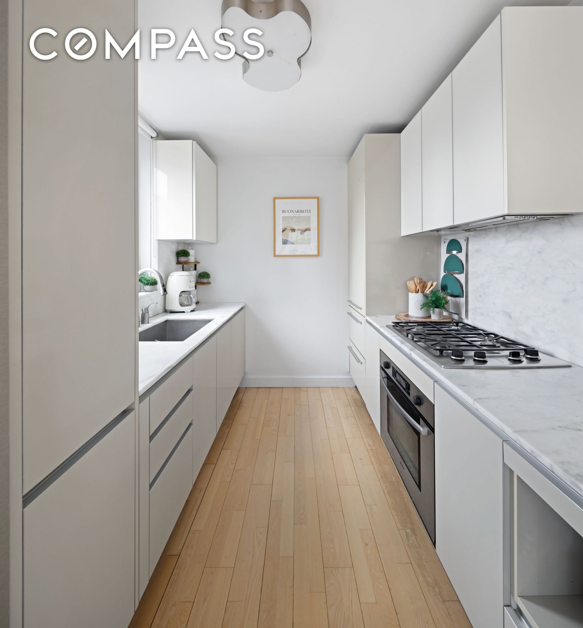 #6 photo, 322 W 57th Street, マンハッタン Hell's Kitchen , NY 10019