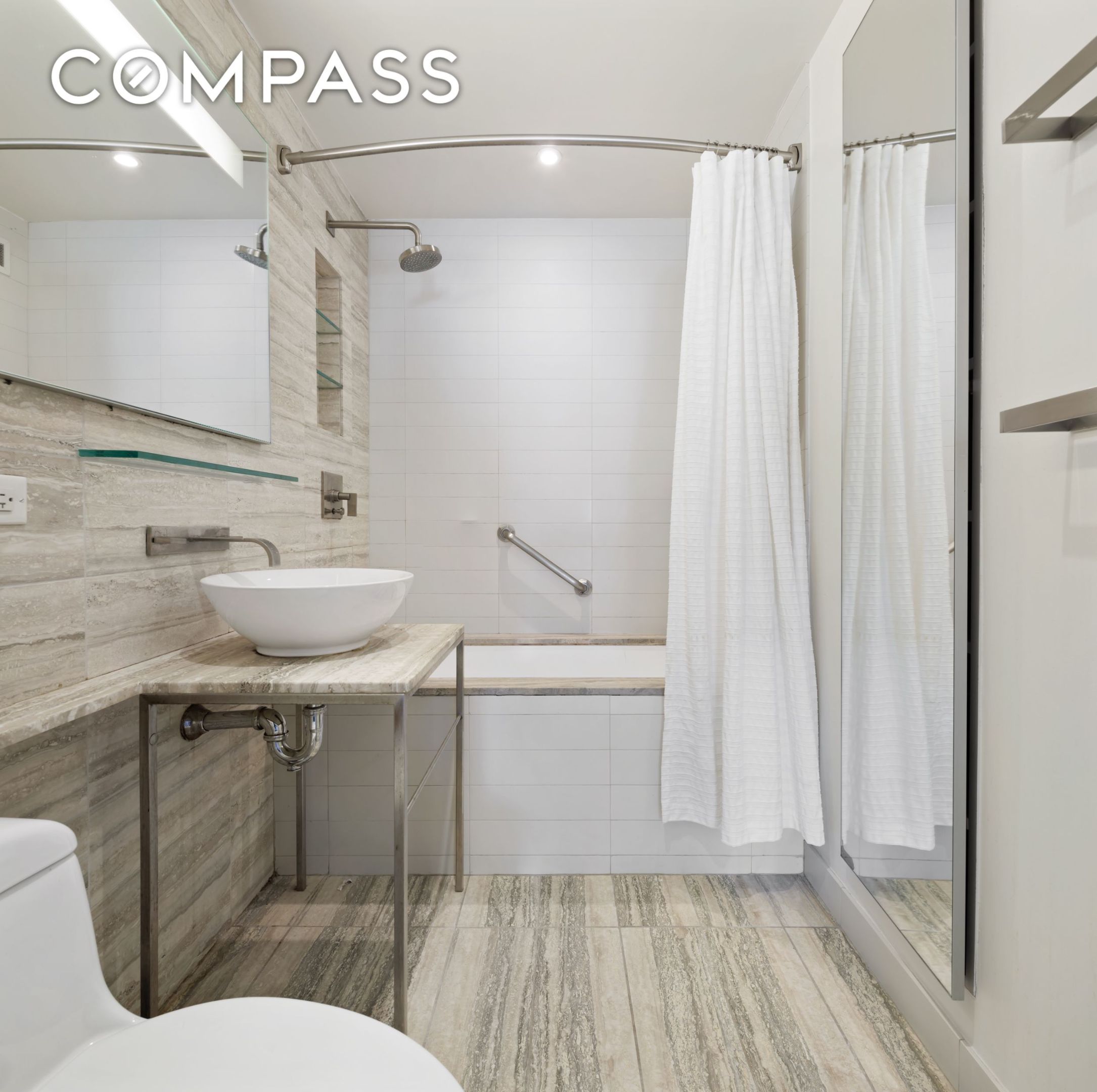 #9 photo, 322 W 57th Street, マンハッタン Hell's Kitchen , NY 10019