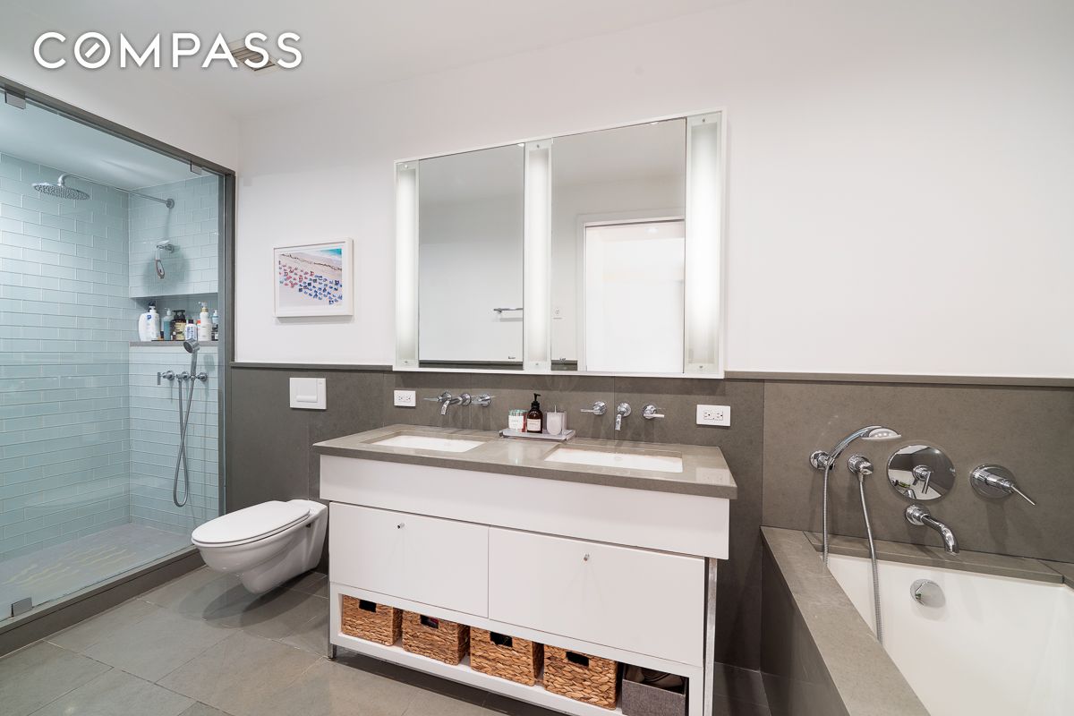 #8 photo, 330 Spring Street, マンハッタン Hudson Square , NY 10013