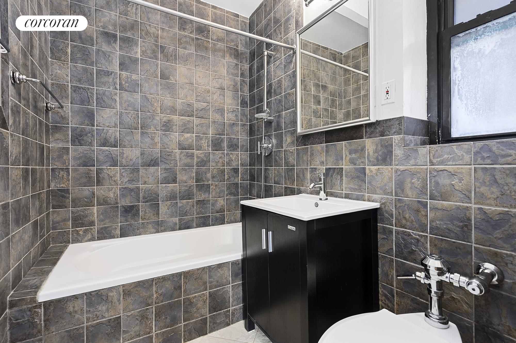 #7 photo, 222 E 35TH Street, マンハッタン Murray Hill , NY 10016