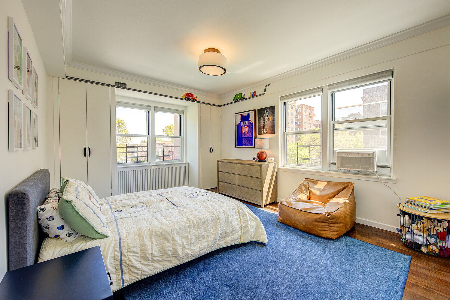 #11 photo, 69-10 108TH Street, Forest Hills , NY 11375