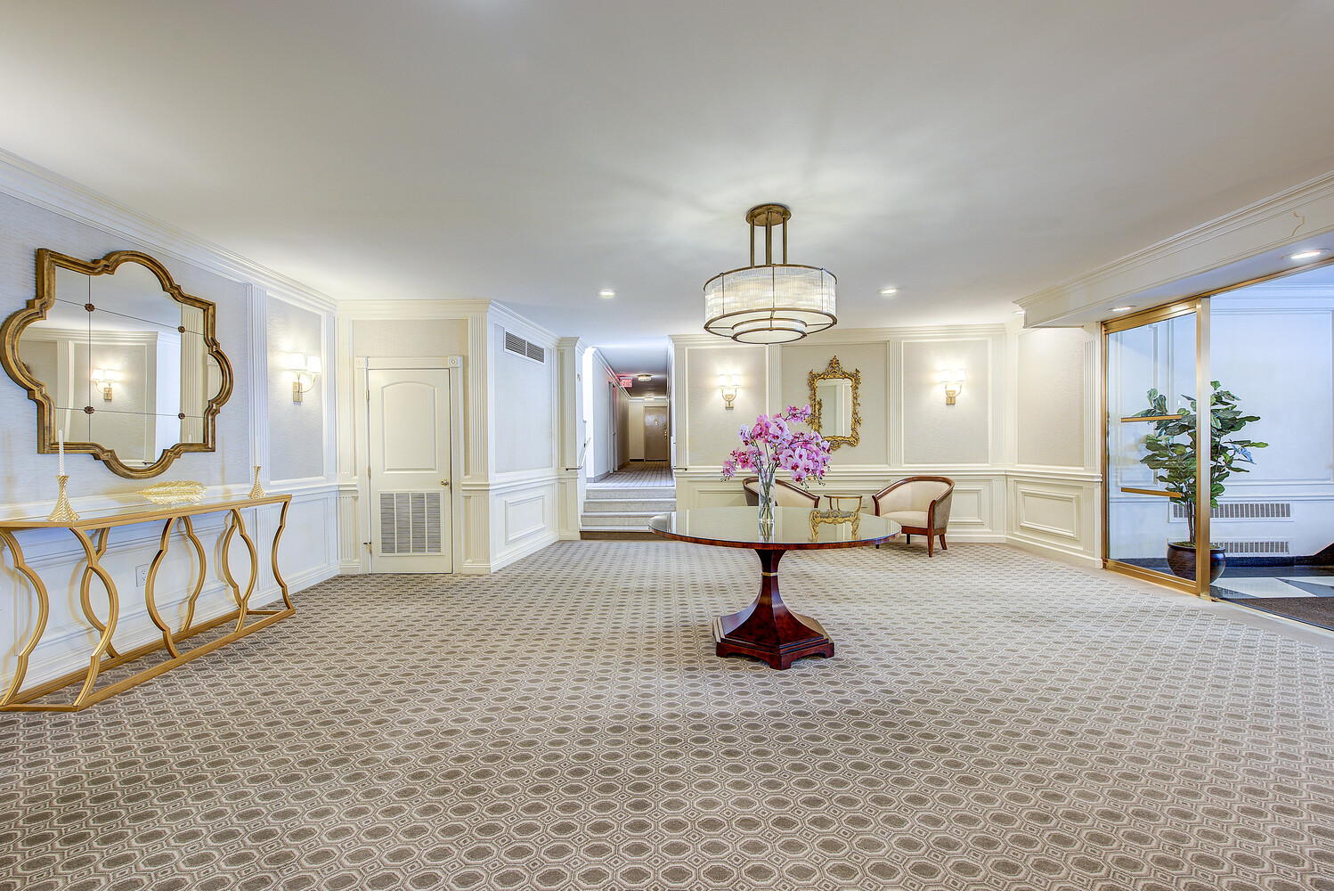 #18 photo, 69-10 108TH Street, Forest Hills , NY 11375