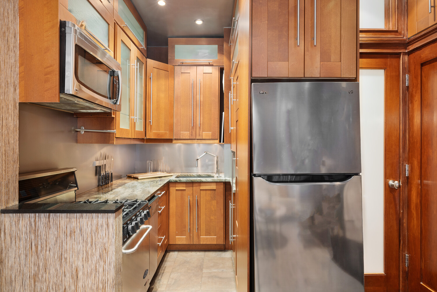 #6 photo, 454 W 50TH Street, マンハッタン Hells Kitchen , NY 10019