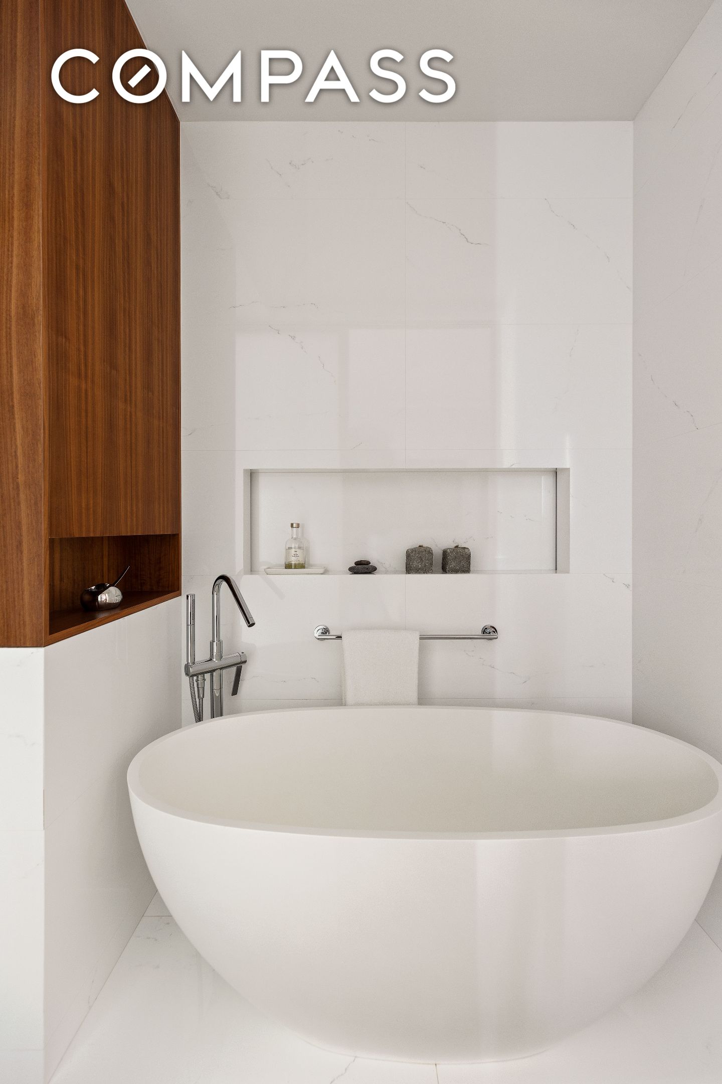 #12 photo, 184 Kent Avenue, Williamsburg , NY 11249