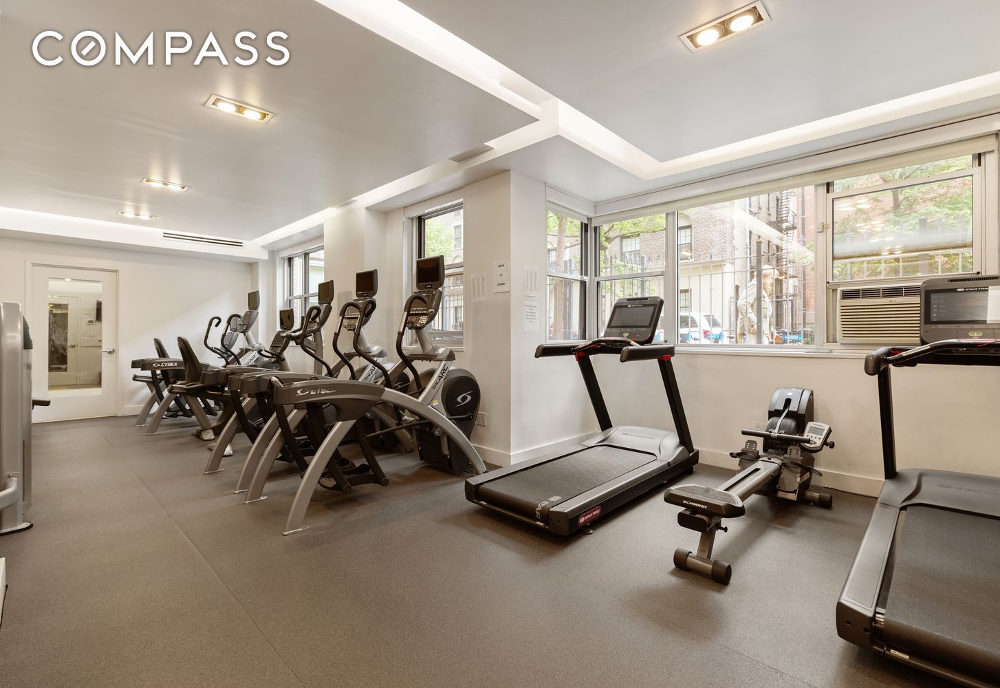 #11 photo, 11 5th Avenue, Greenwich Village , NY 10003