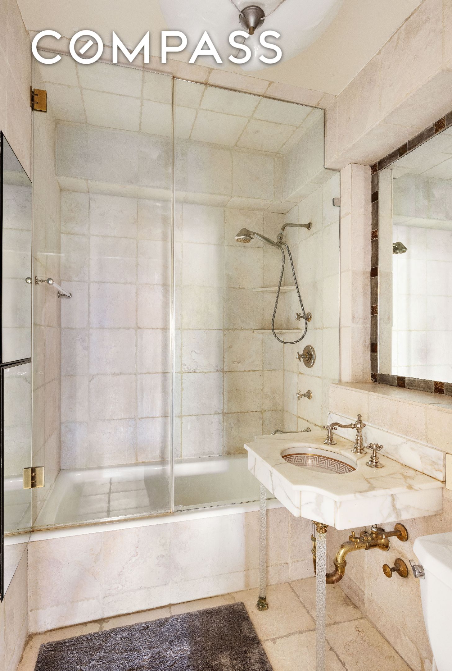 #9 photo, 11 5th Avenue, Greenwich Village , NY 10003