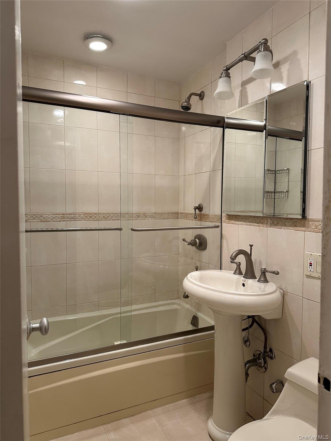 #14 photo, 325 King Street, Port Chester , NY 10573