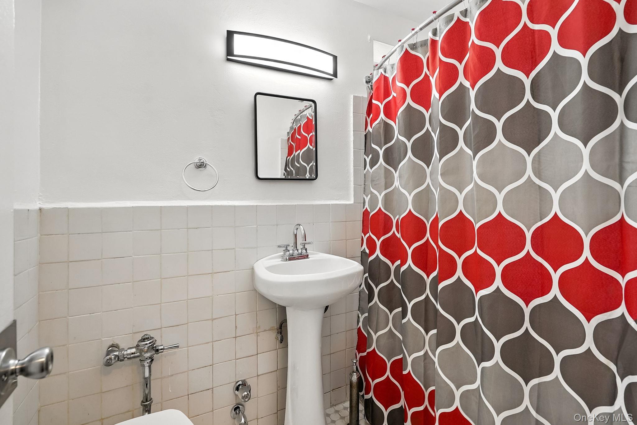 #11 photo, 650 Warburton Avenue, Yonkers , NY 10701