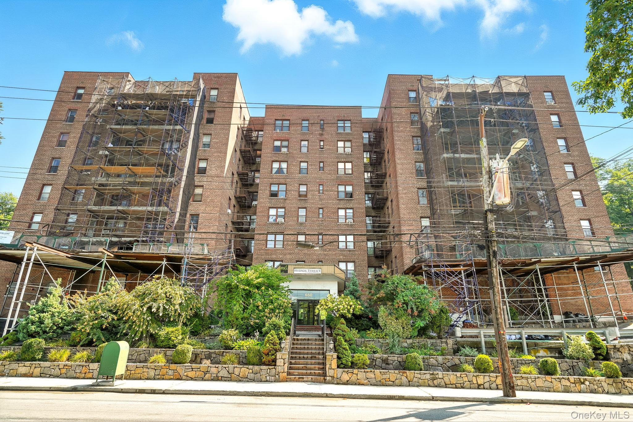 #19 photo, 650 Warburton Avenue, Yonkers , NY 10701