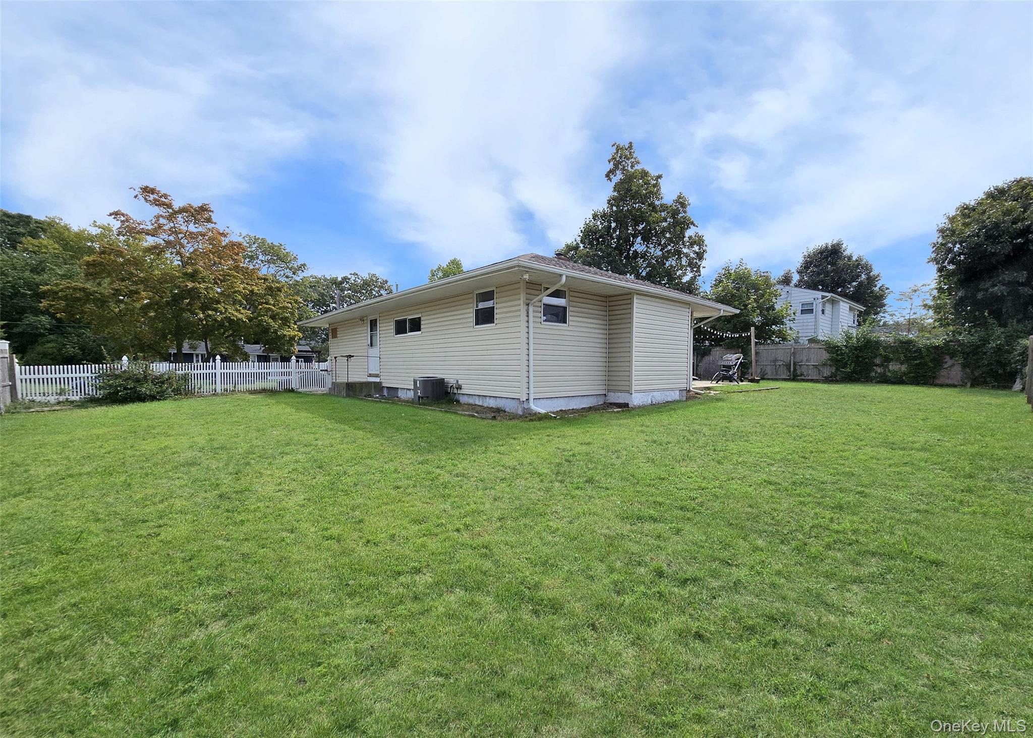 #15 photo, 12 Choate Avenue, Selden , NY 11784