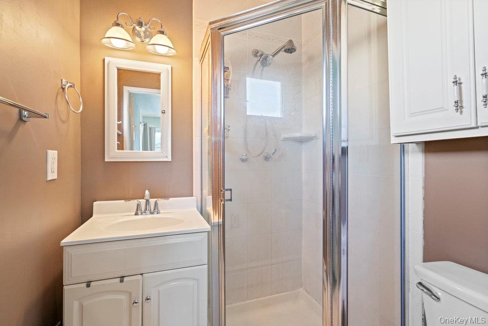 #18 photo, 3 Maison Drive, Holbrook , NY 11741