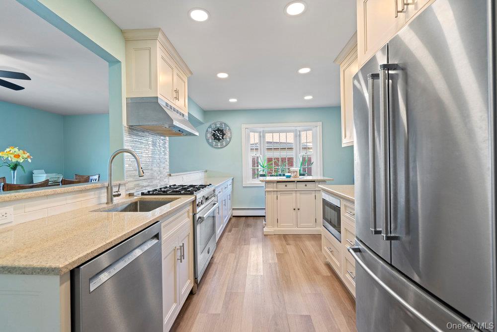 #5 photo, 3 Maison Drive, Holbrook , NY 11741