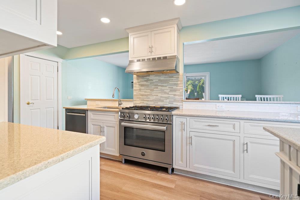 #8 photo, 3 Maison Drive, Holbrook , NY 11741