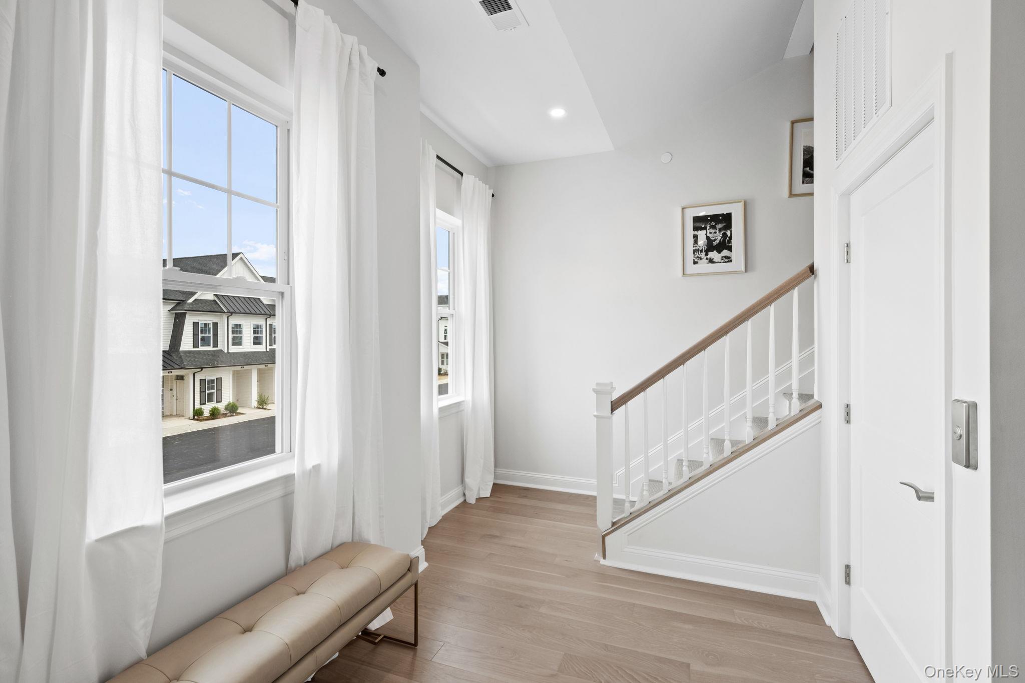 #10 photo, 116 August Circle, 东长岛 East Northport , NY 11731