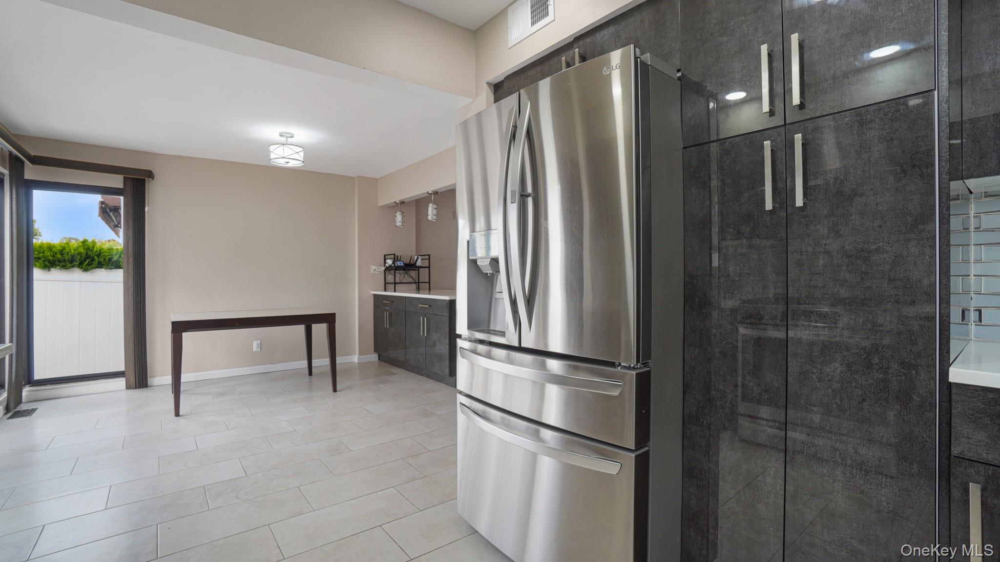 #12 photo, 973 Sheldon Avenue, Staten Island , NY 10309