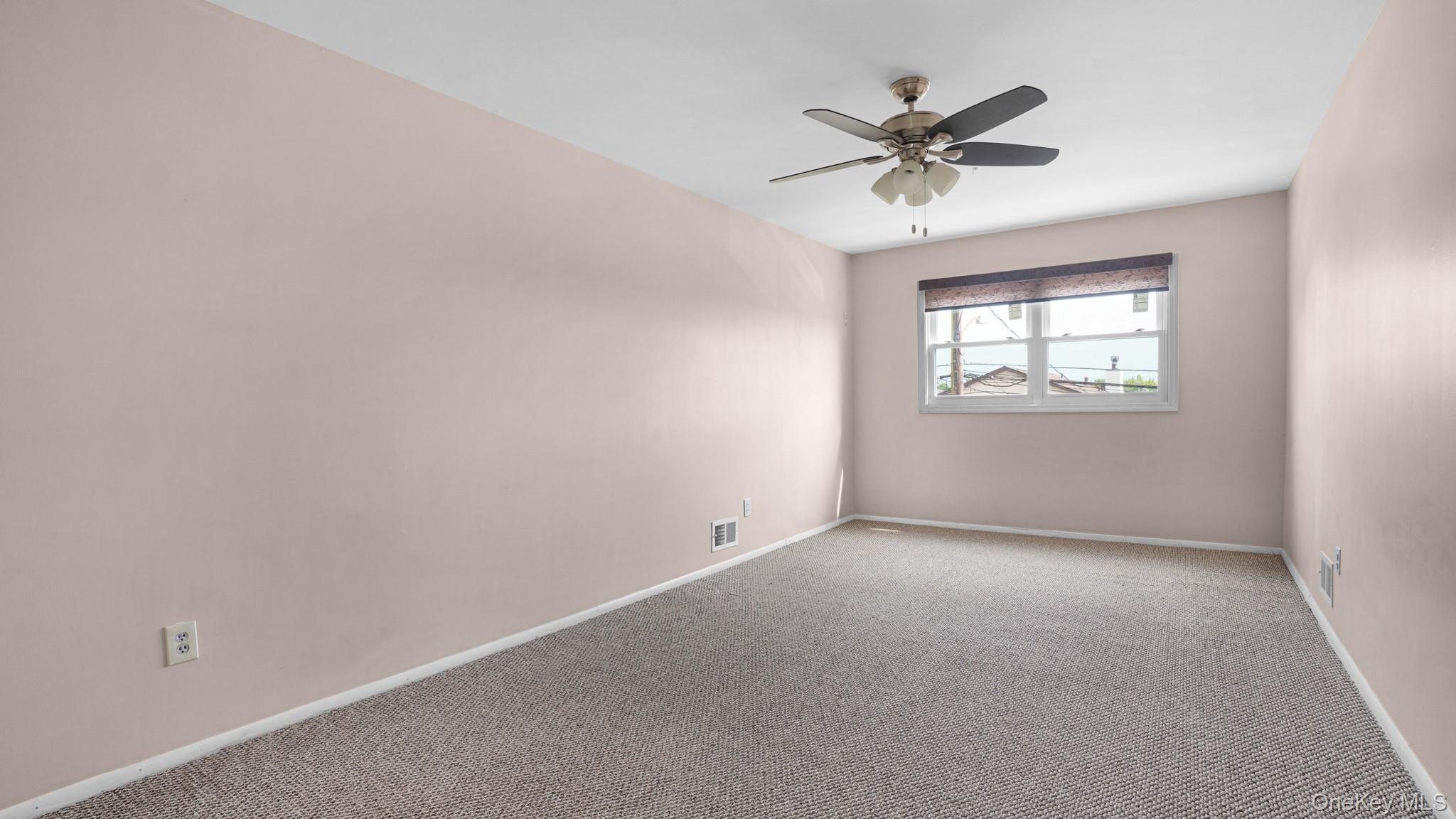 #15 photo, 973 Sheldon Avenue, Staten Island , NY 10309