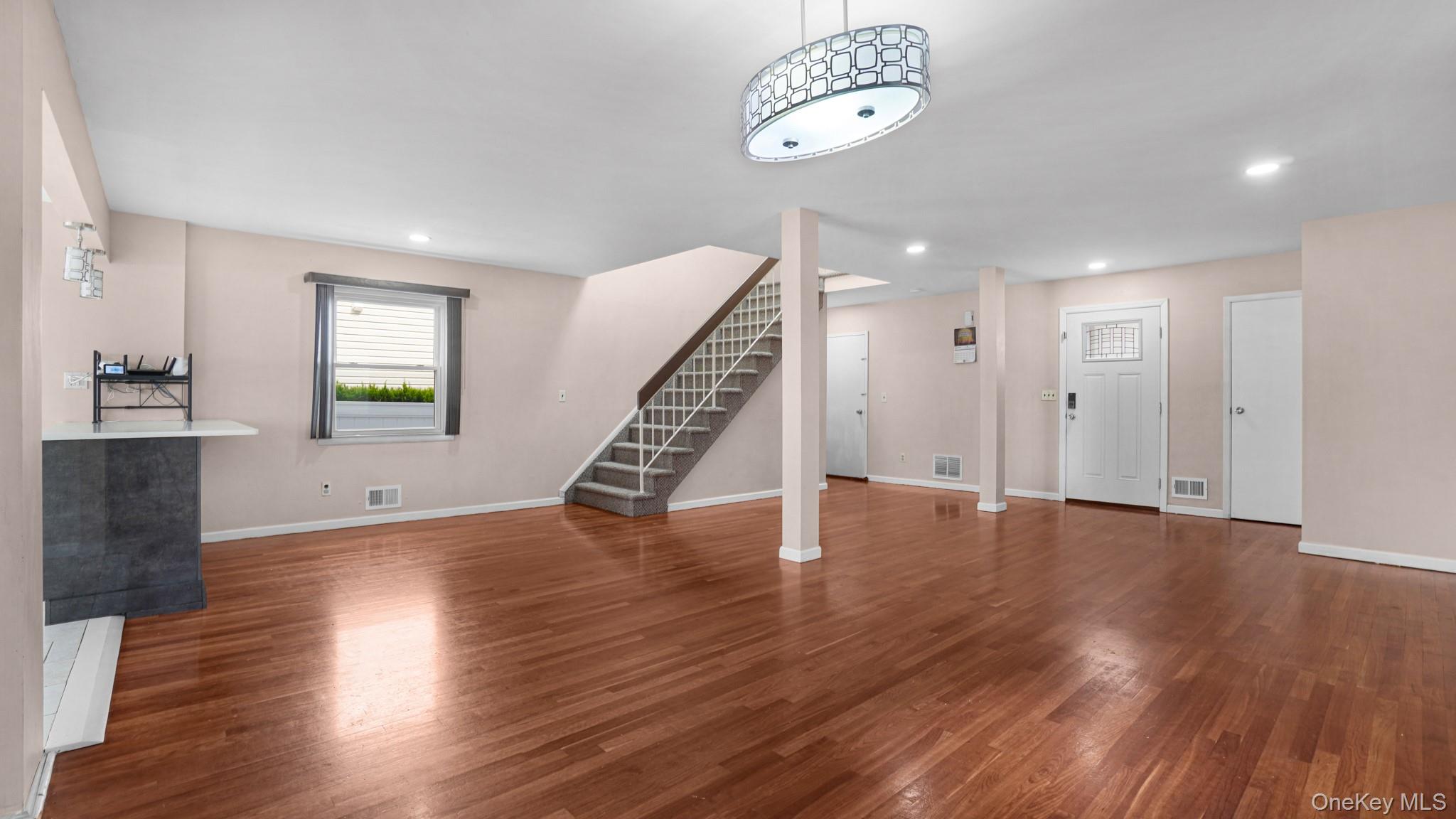 #5 photo, 973 Sheldon Avenue, Staten Island , NY 10309