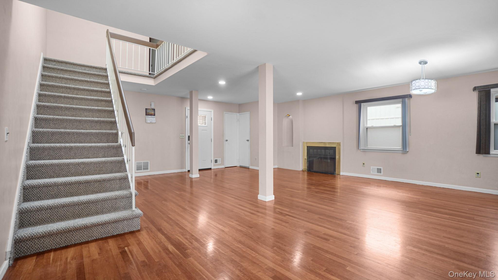 #6 photo, 973 Sheldon Avenue, Staten Island , NY 10309