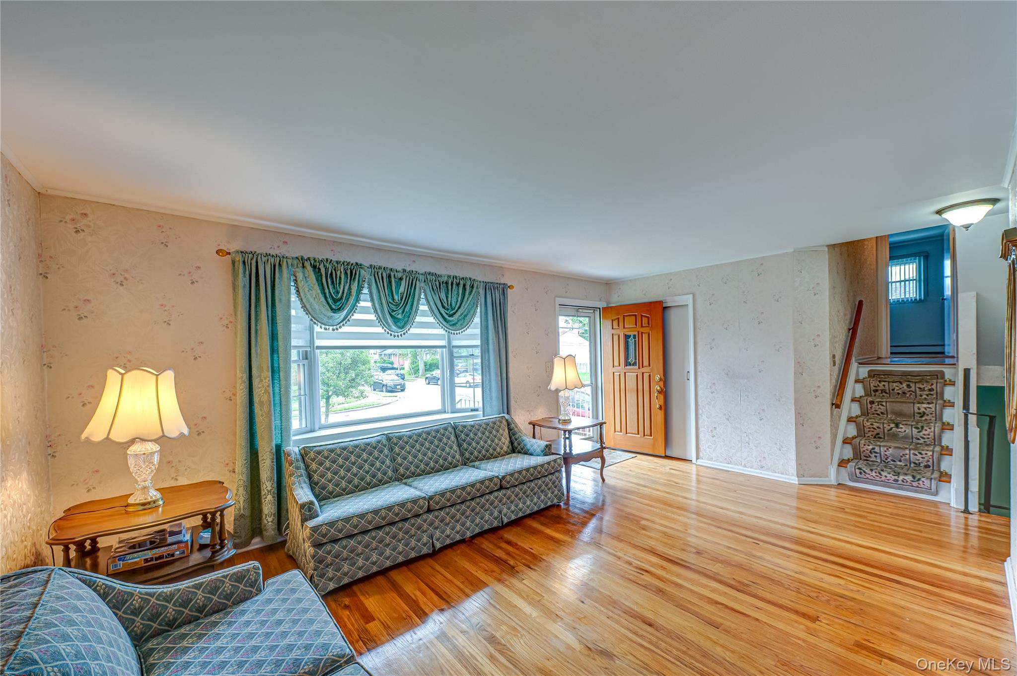 #1 photo, 28 Chance Street, हिक्सविले Hicksville , NY 11801