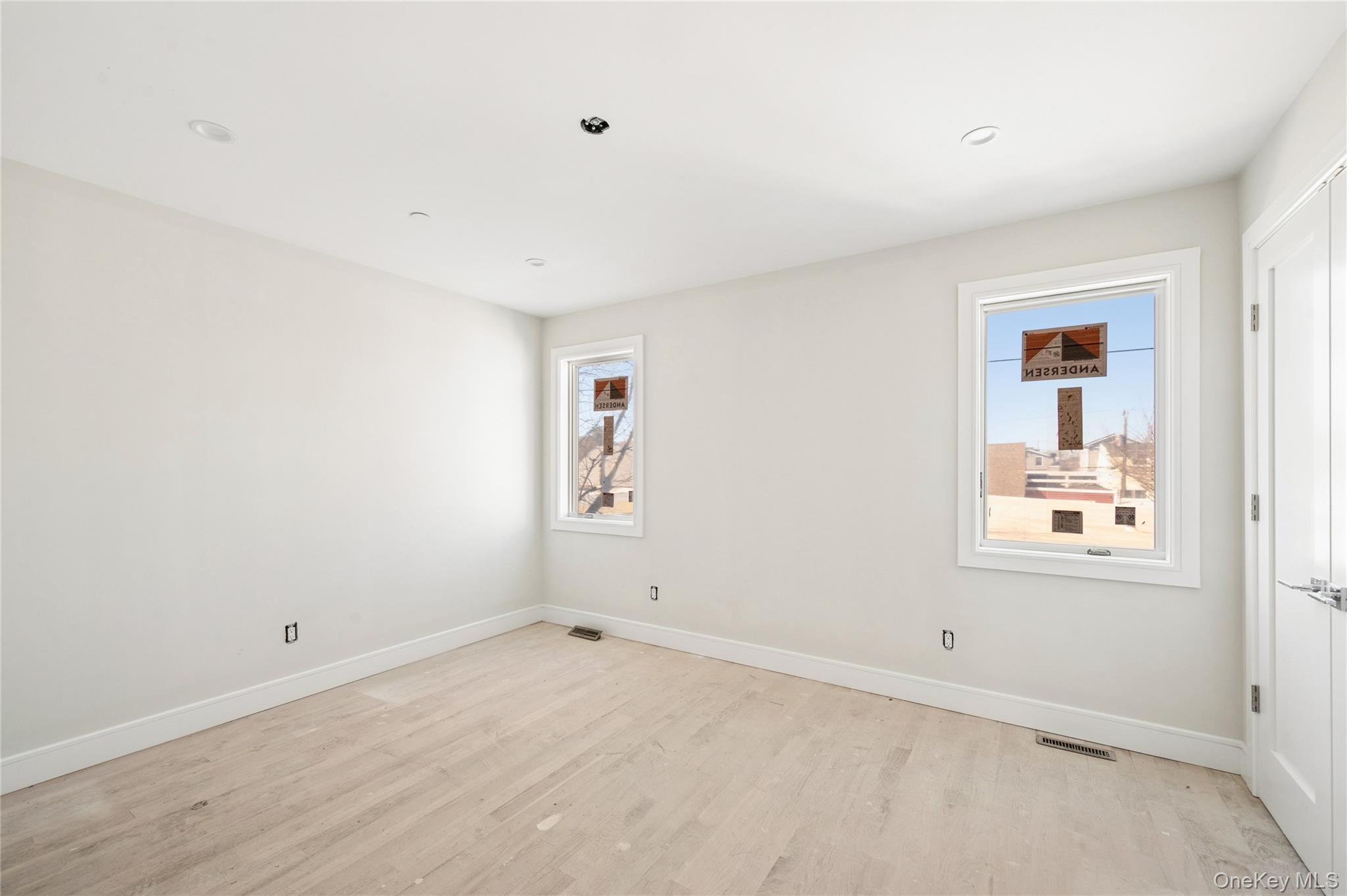 #20 photo, 27 Kerrigan Street, नासाउ काउंटी Long Beach , NY 11561