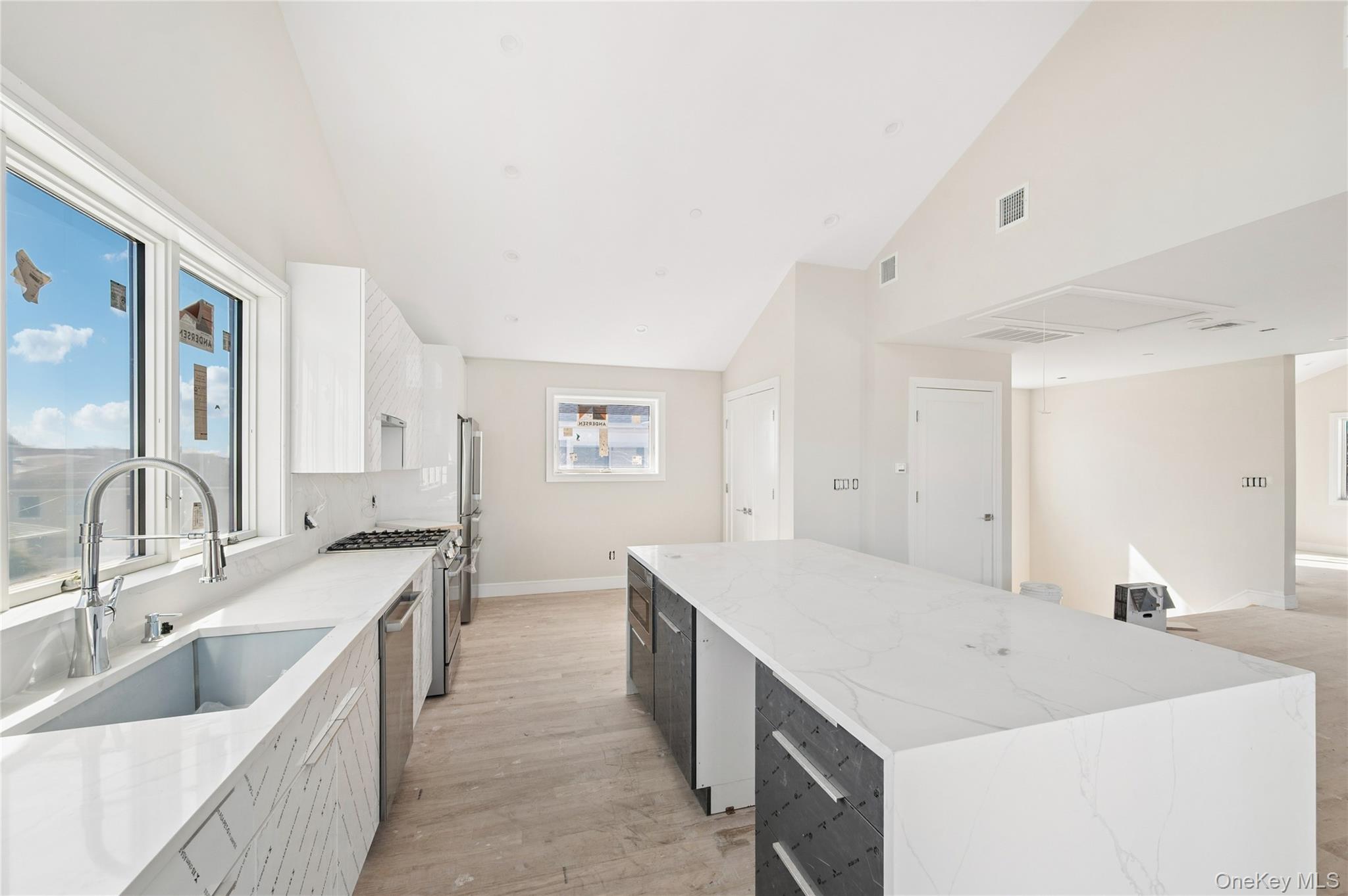 #7 photo, 27 Kerrigan Street, नासाउ काउंटी Long Beach , NY 11561