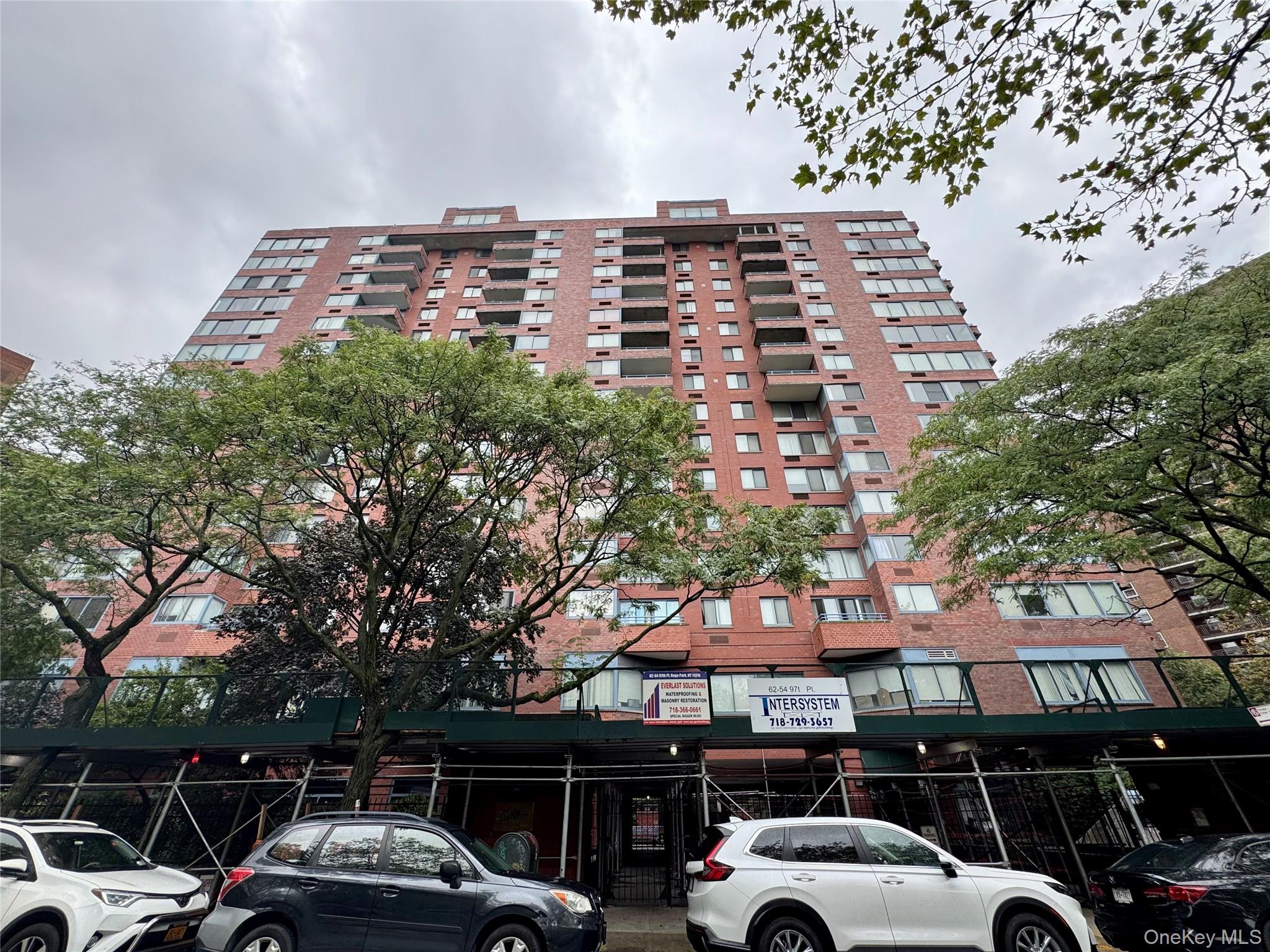 #1 photo, 62-54 97th Place, कुईंस Rego Park , NY 11374