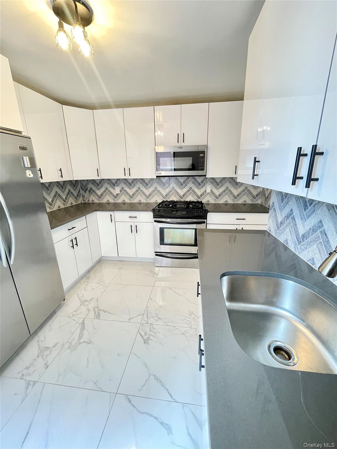 #16 photo, 8385 116th St, Kew Gardens , NY 11418