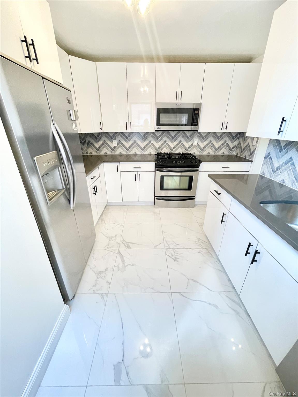 #18 photo, 8385 116th St, Kew Gardens , NY 11418