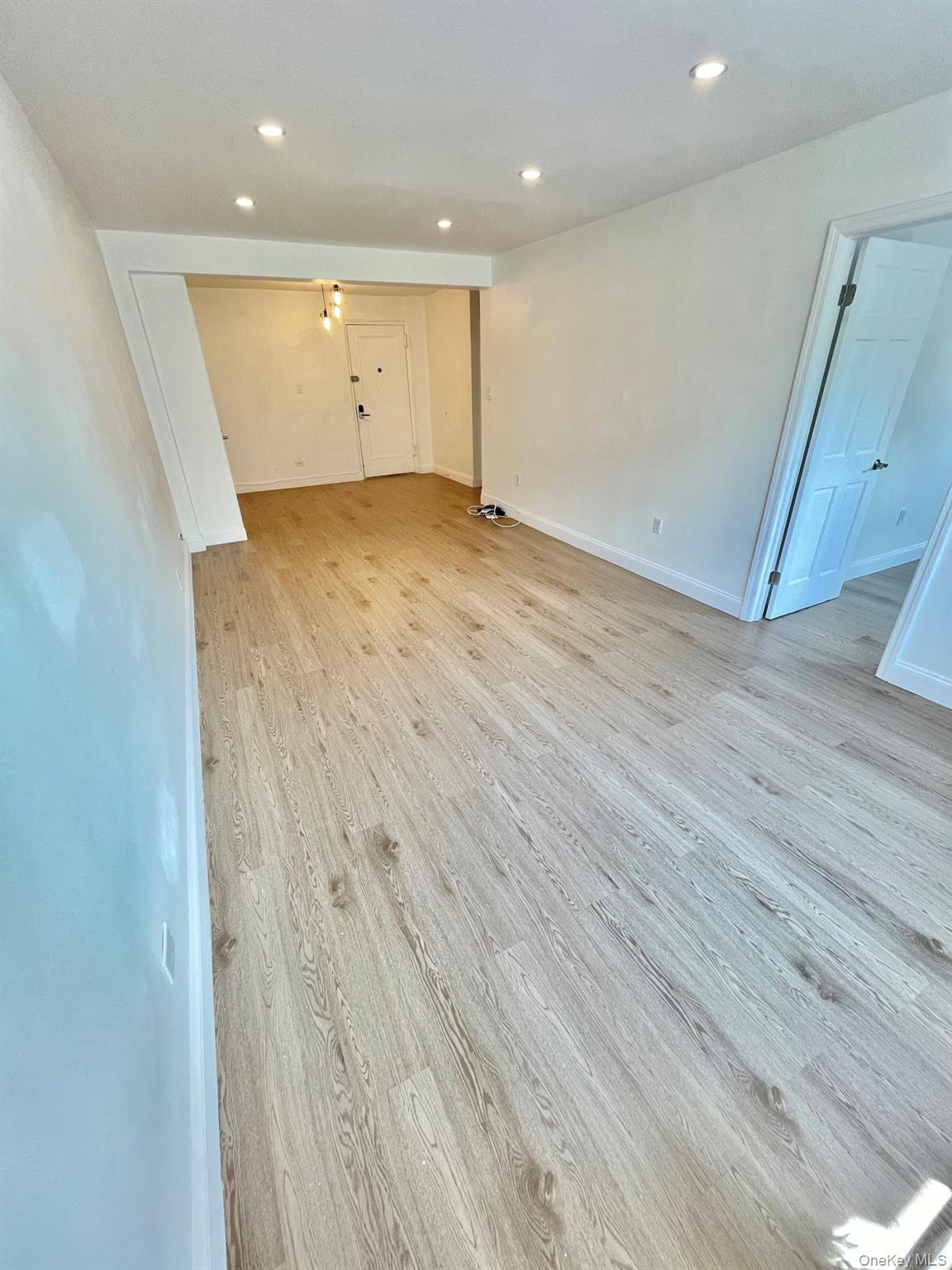 #5 photo, 8385 116th St, Kew Gardens , NY 11418