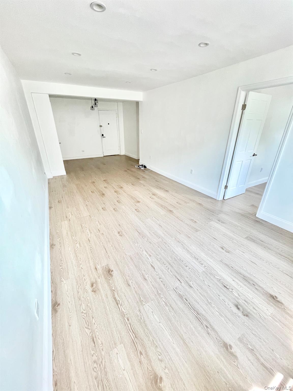 #8 photo, 8385 116th St, Kew Gardens , NY 11418