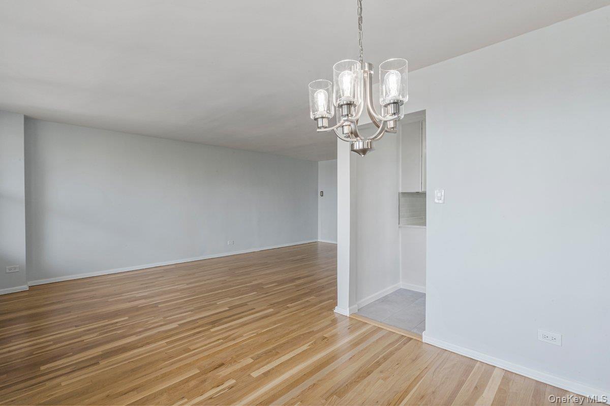 #12 photo, 23-20 Bell Boulevard, クイーンズ区 Bayside , NY 11360