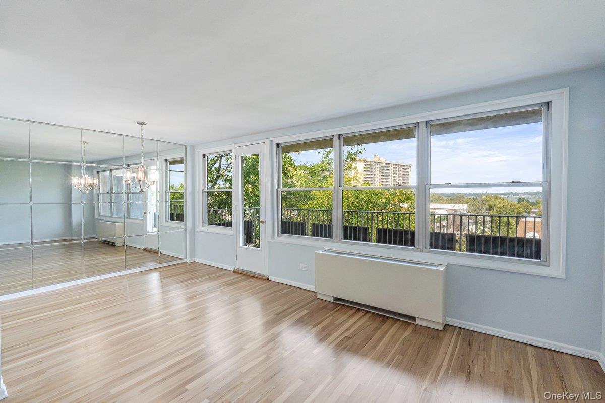 #6 photo, 23-20 Bell Boulevard, クイーンズ区 Bayside , NY 11360