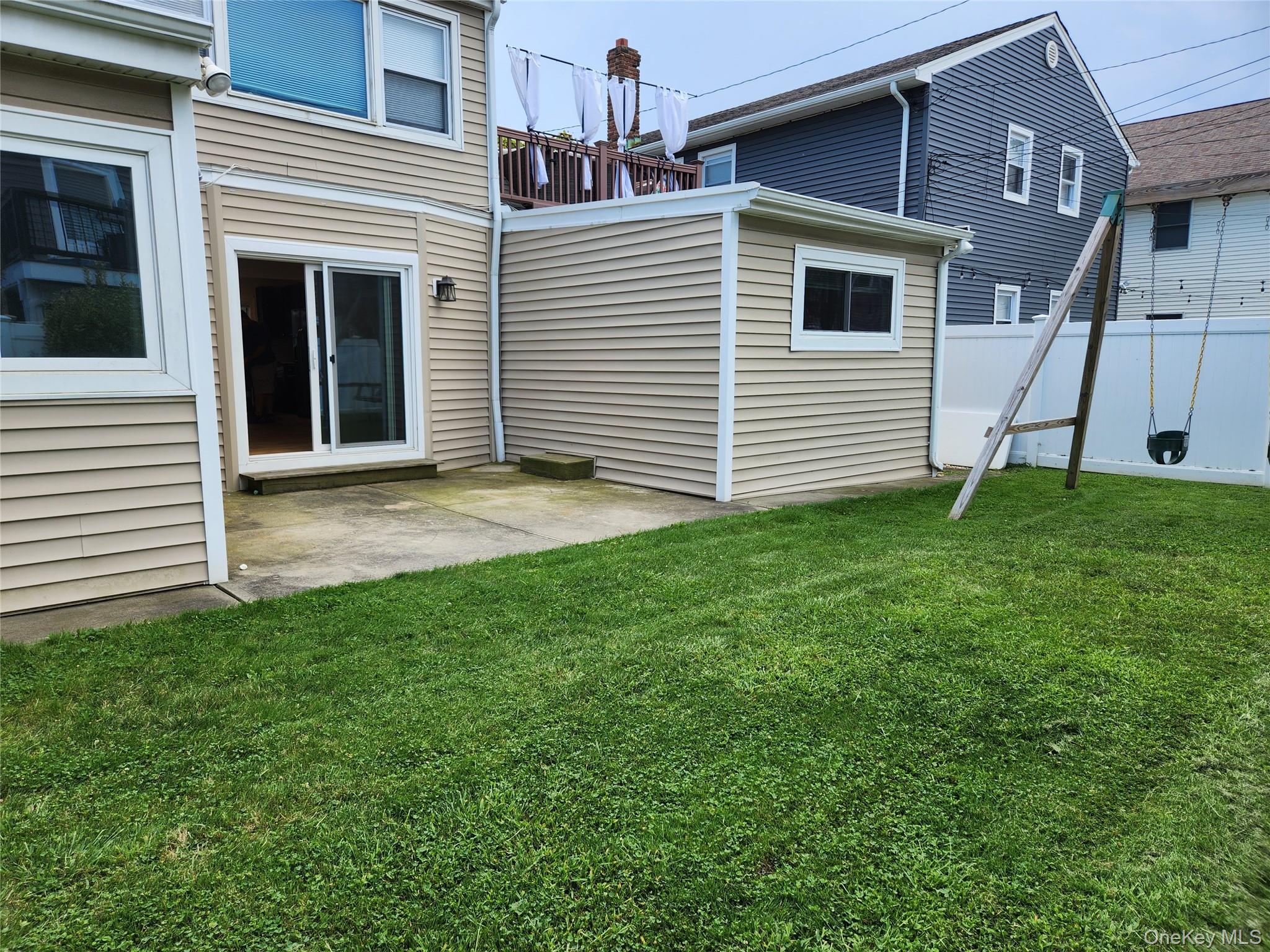 #17 photo, 827 E Park Avenue, Long Beach , NY 11561