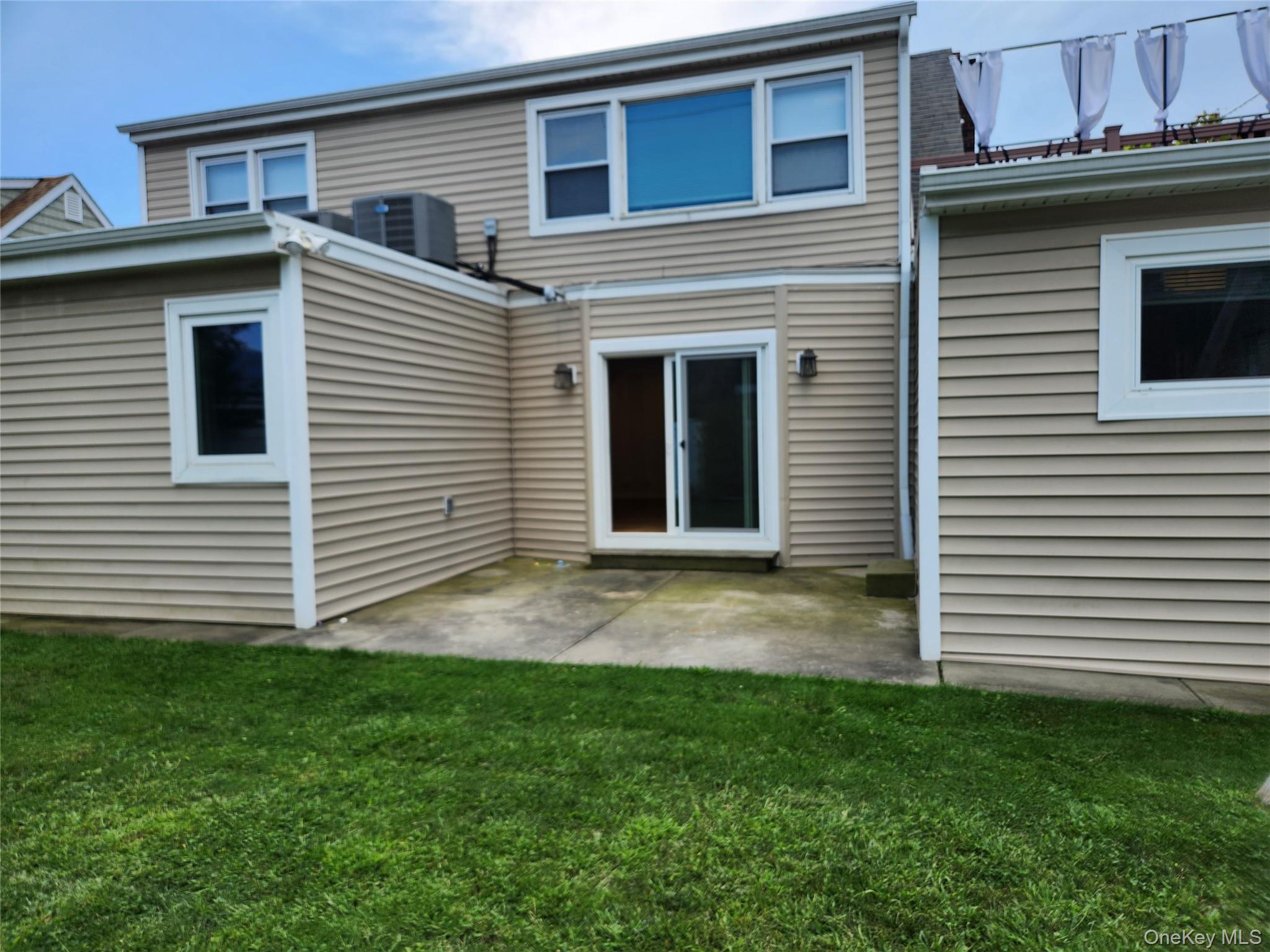 #19 photo, 827 E Park Avenue, Long Beach , NY 11561