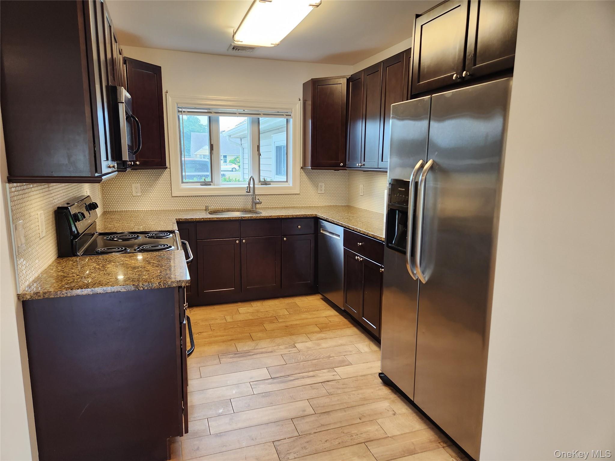 #3 photo, 827 E Park Avenue, Long Beach , NY 11561