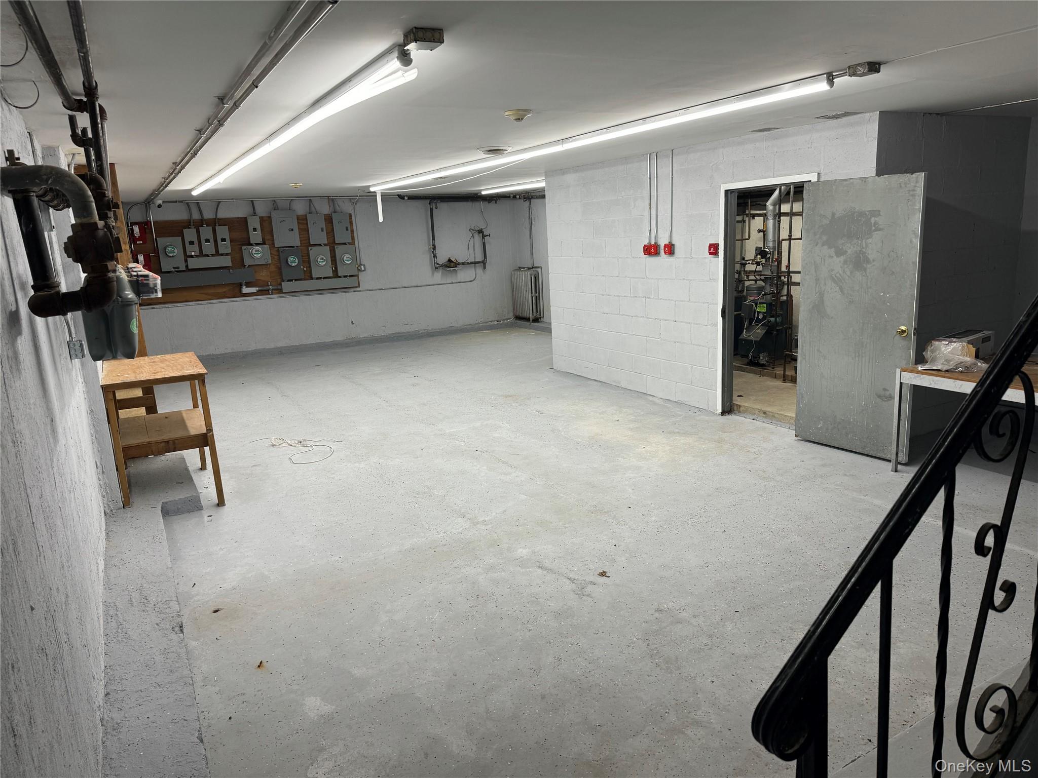 #6 photo, 8866 Myrtle Avenue, Glendale , NY 11385