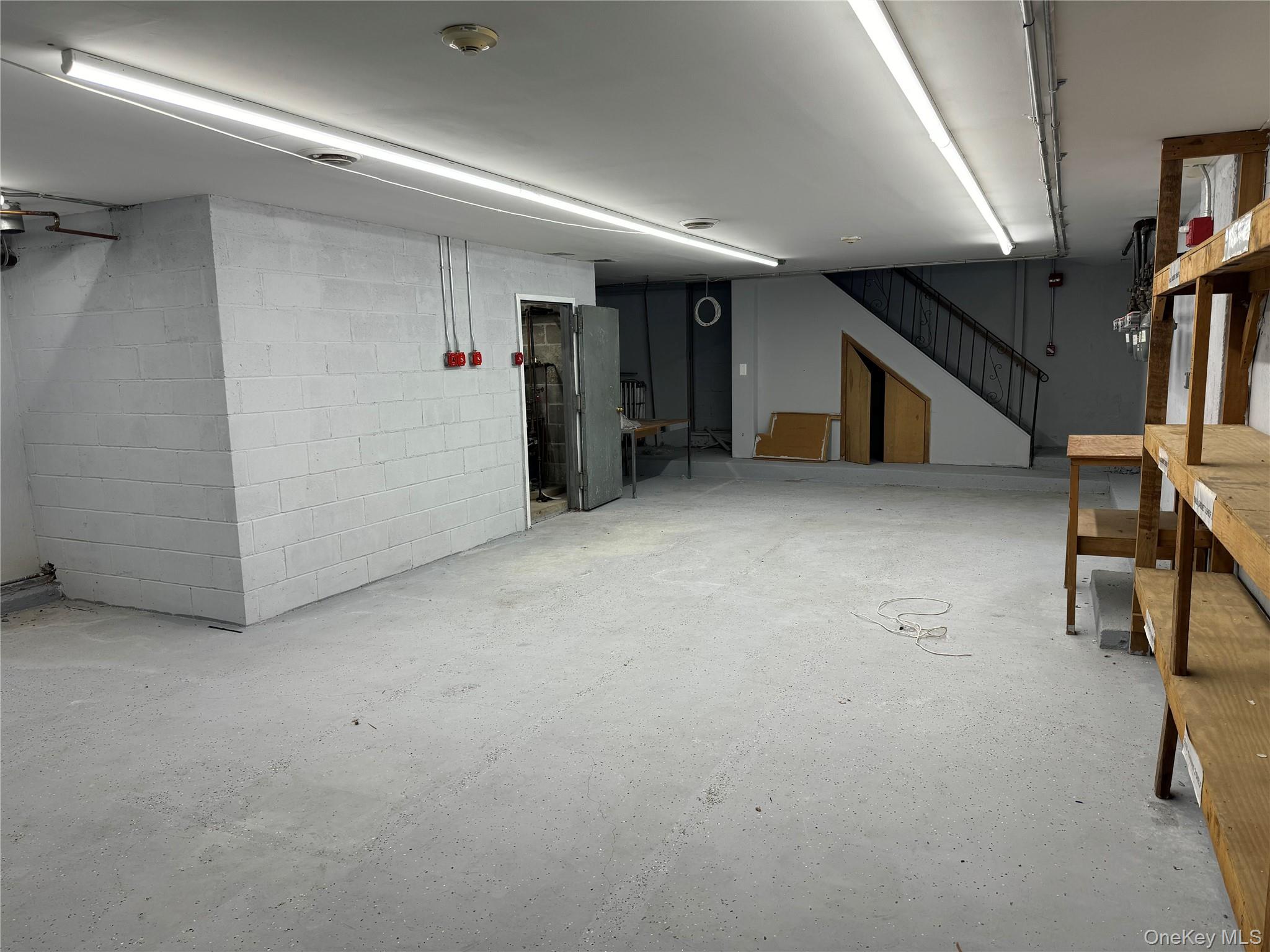 #7 photo, 8866 Myrtle Avenue, Glendale , NY 11385