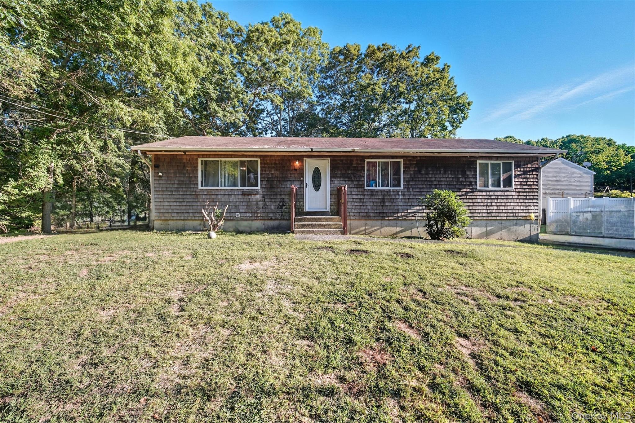 #13 photo, 30 Fords Lane, サフォーク郡 Southampton , NY 11968