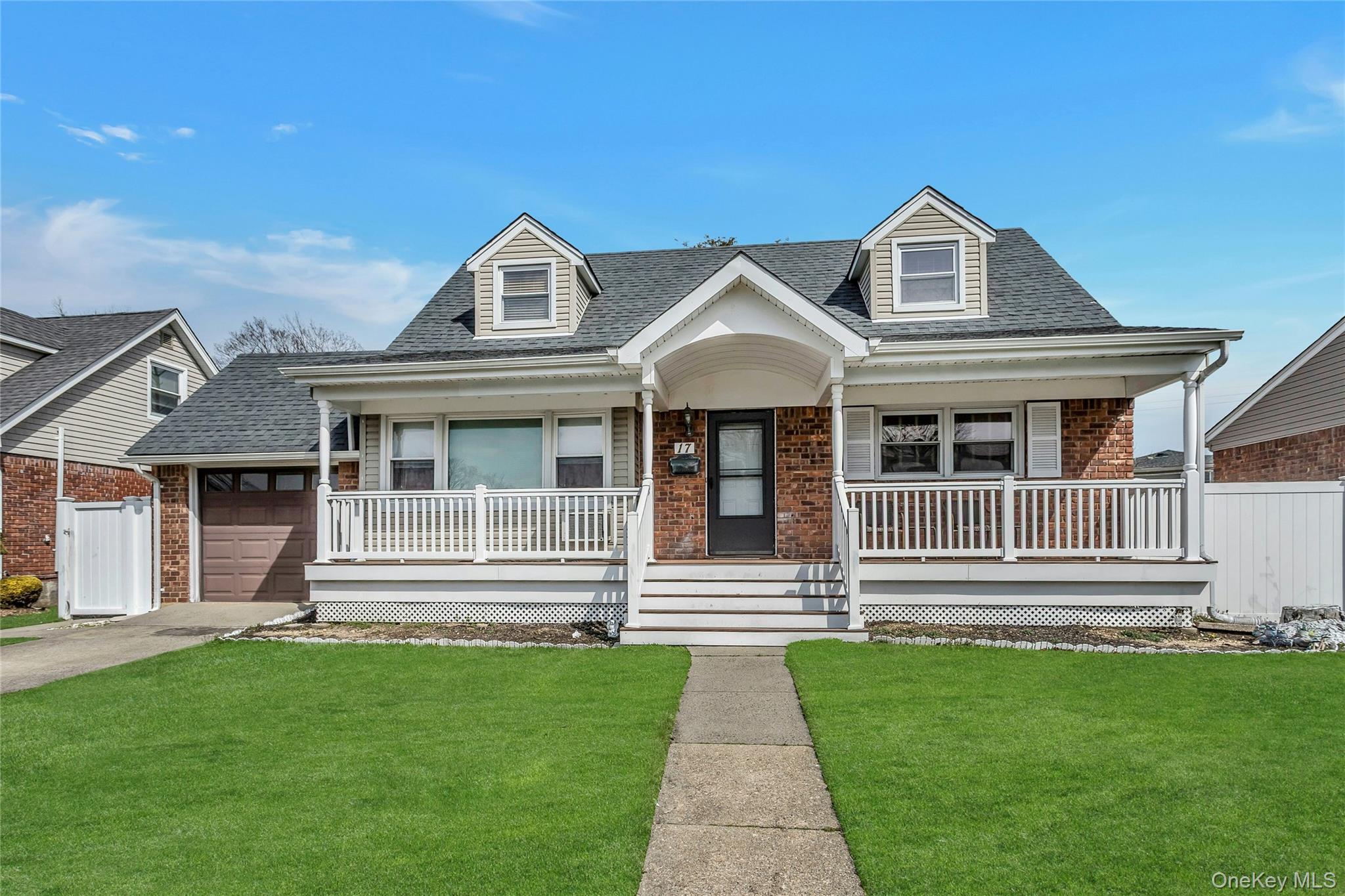 #1 photo, 17 Maglie Drive, ナッソー郡 Hicksville , NY 11801