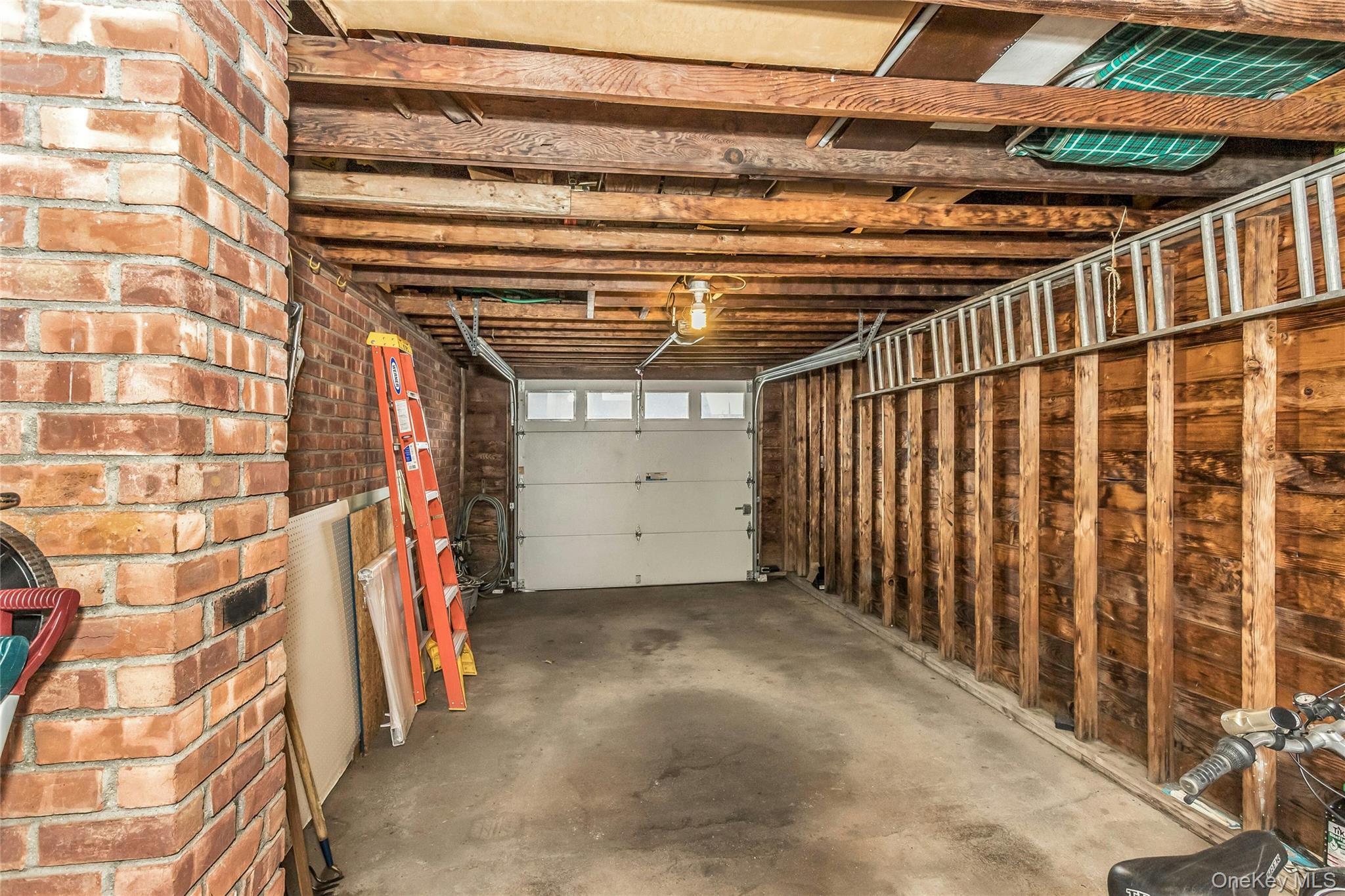 #17 photo, 17 Maglie Drive, ナッソー郡 Hicksville , NY 11801