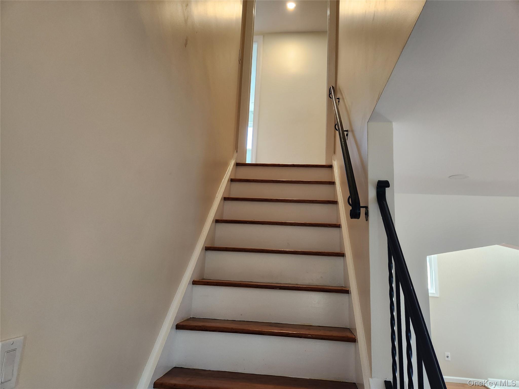 #17 photo, 419 Coolidge Avenue, Rockville Centre , NY 11570