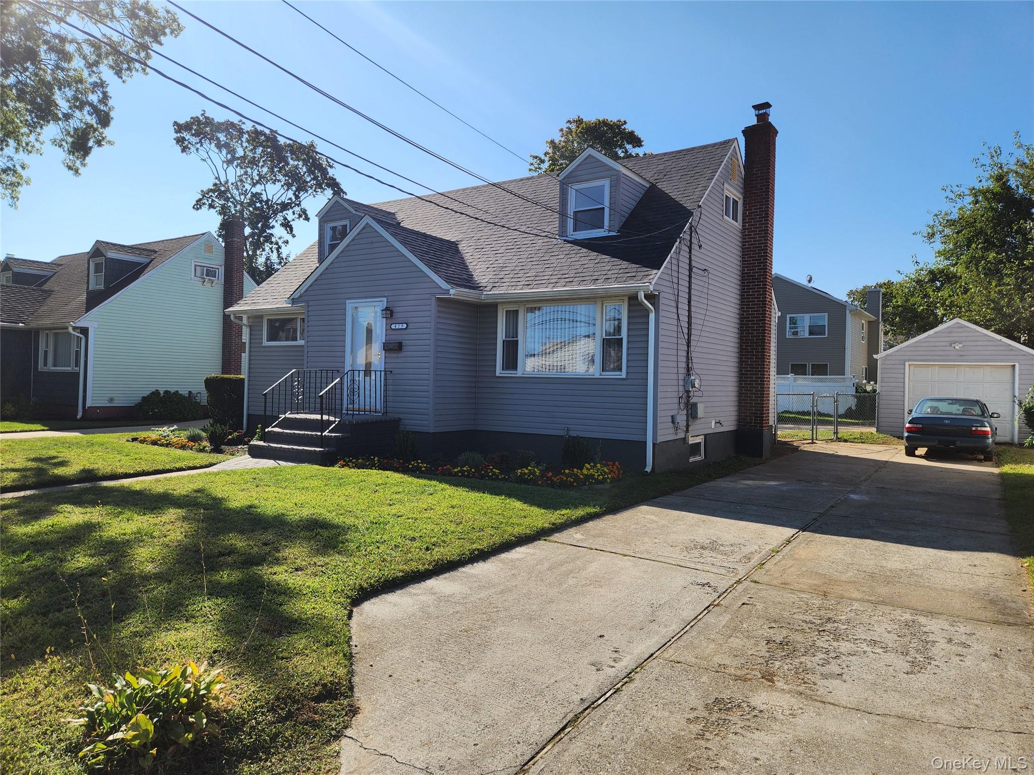 #4 photo, 419 Coolidge Avenue, Rockville Centre , NY 11570